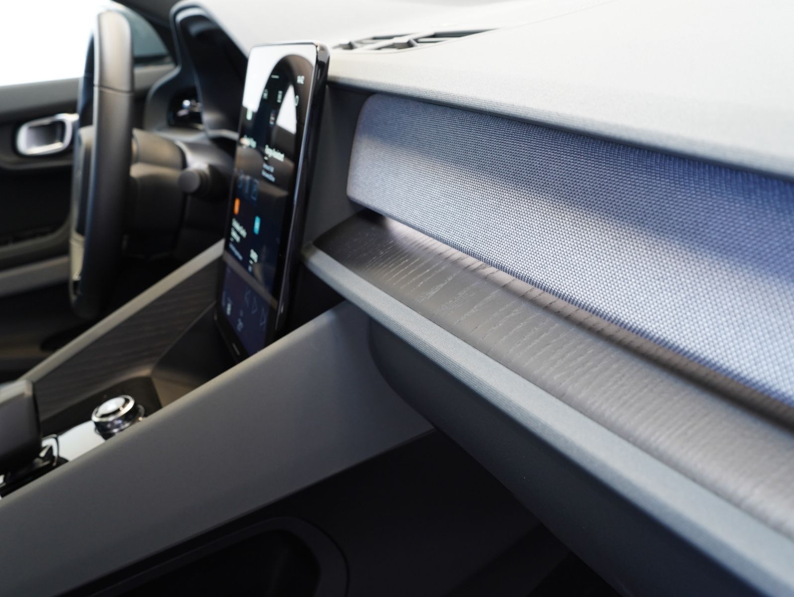 Fahrzeugabbildung Polestar 2 Long Range Dual Motor AWD 78kWh PILOT/PLUS/SOH