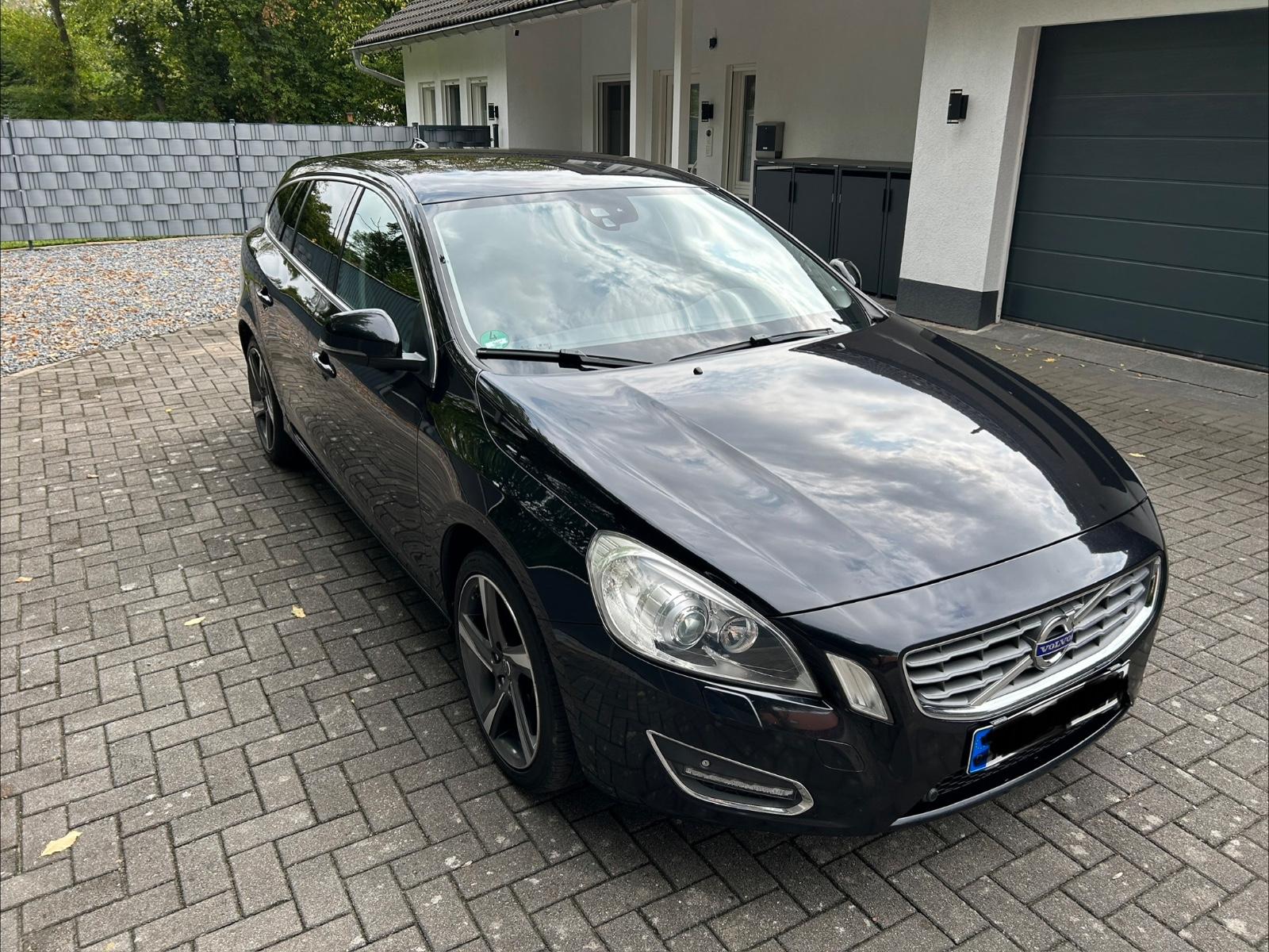 Volvo V60 2013 — engine 2.400 cm³, 215 HP (158kW)