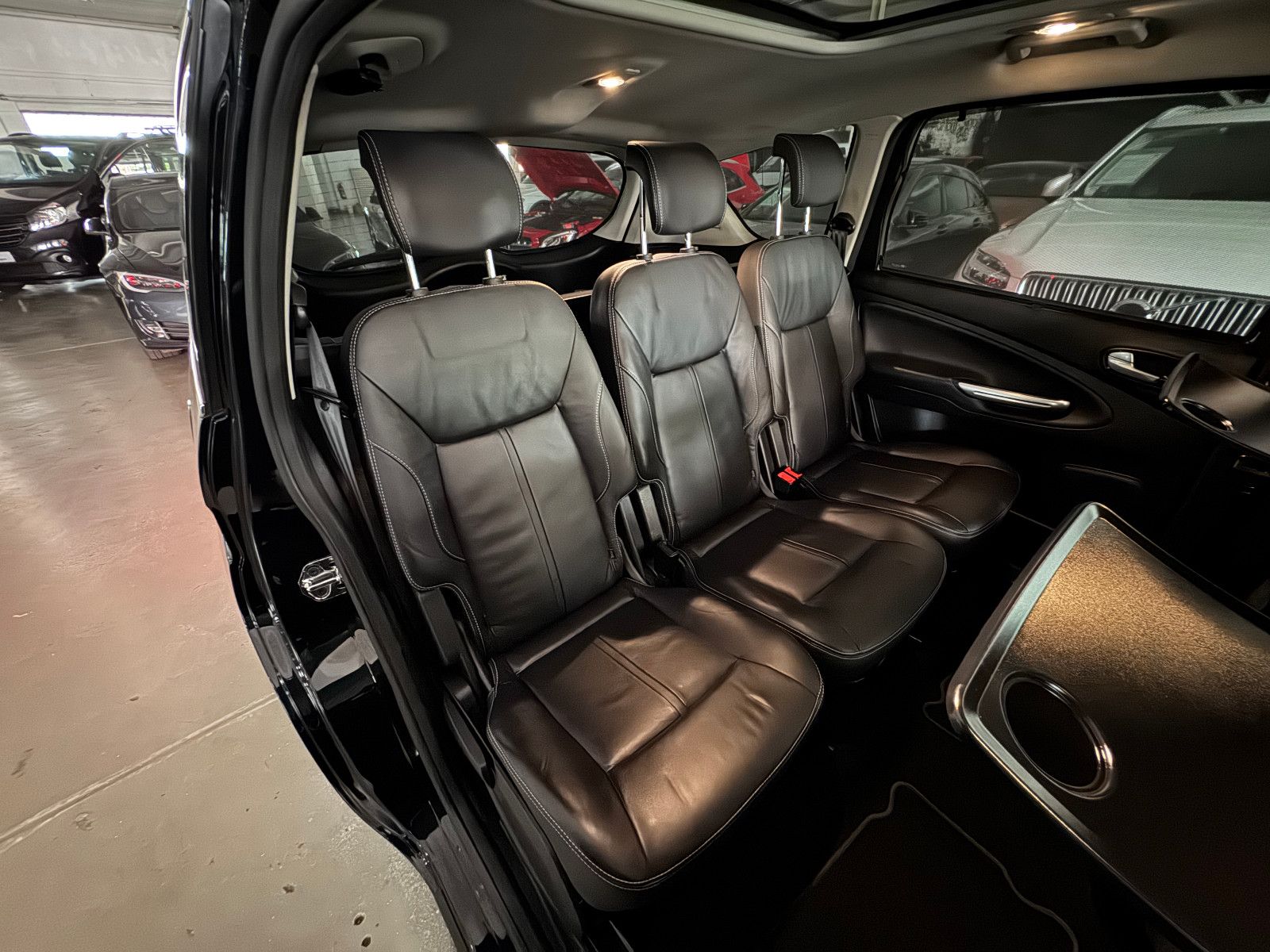 Fahrzeugabbildung Ford S-MAX AUTOMATIK SPORTPAKET TITANIUM X VOLL