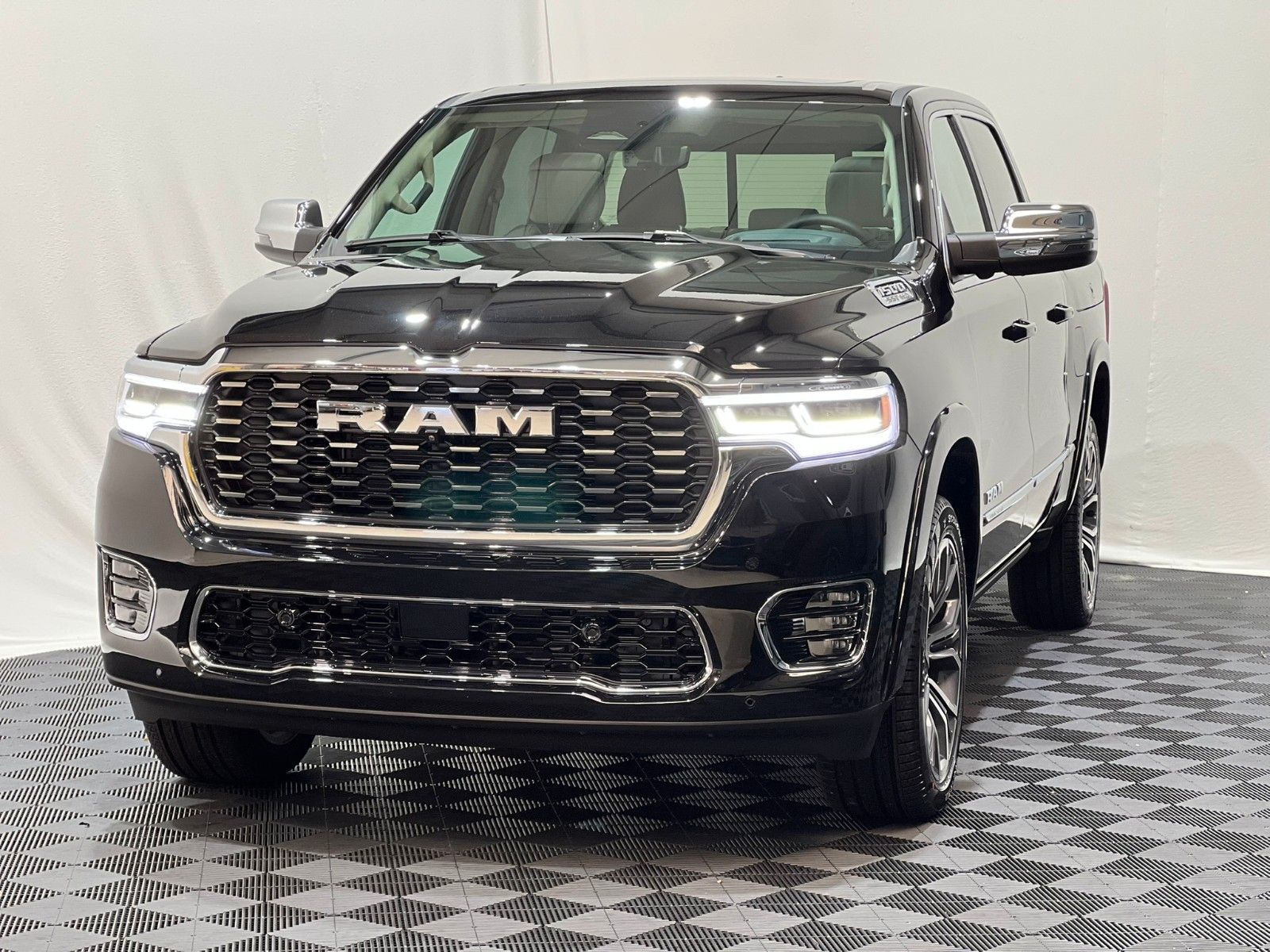 Fahrzeugabbildung Dodge RAM 1500 Tungsten  H/O 3.0L MY25