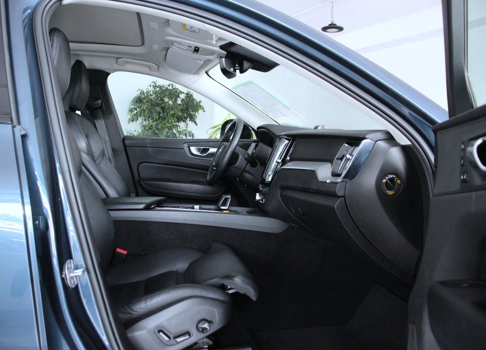 Volvo XC60 T6 AWD PI-Hybrid Plus Dark *LED*StHz*KAM foto 13