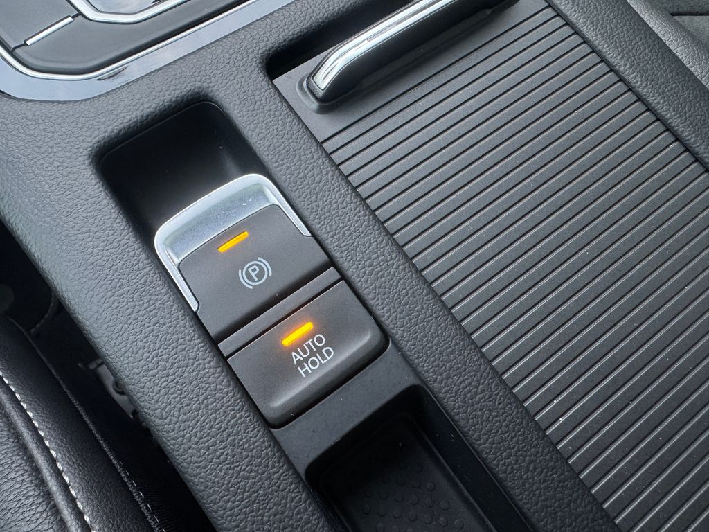 VW Arteon 2.0 TDI SB R-Line 4M*PANO*360*ACC*DCC* VW Arteon 2.0 TDI SB R-Line 4M*PANO*360*ACC*DCC*