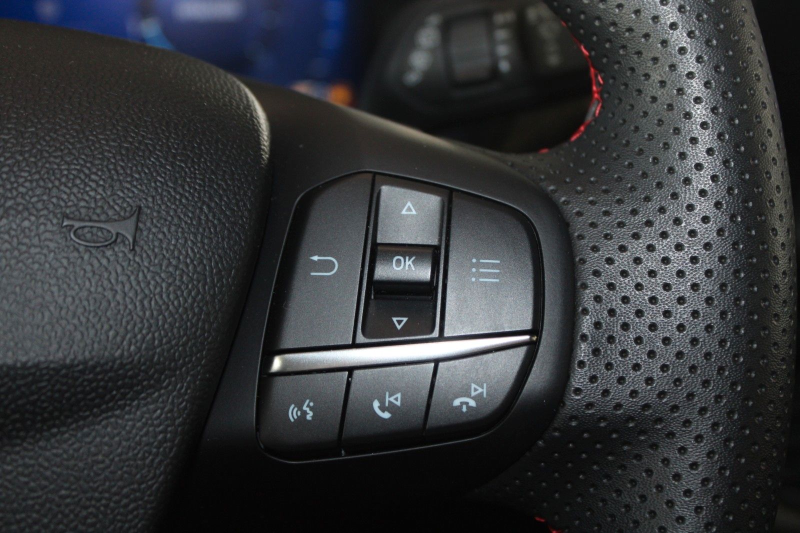 Fahrzeugabbildung Ford Puma MHEV ST-Line LED NAVI WINTER PAKET