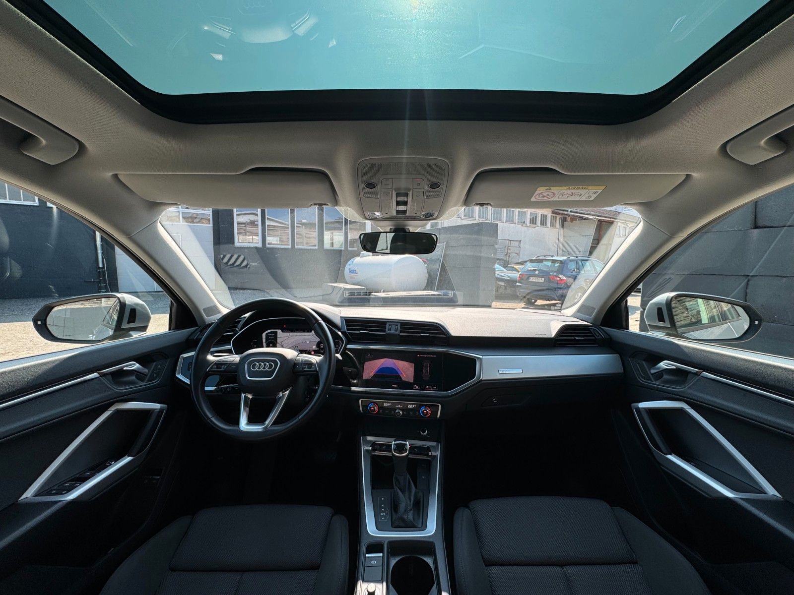 Fahrzeugabbildung Audi Q3 45 TFSI e S tronic Sonos Virtual Pano CAM ACC