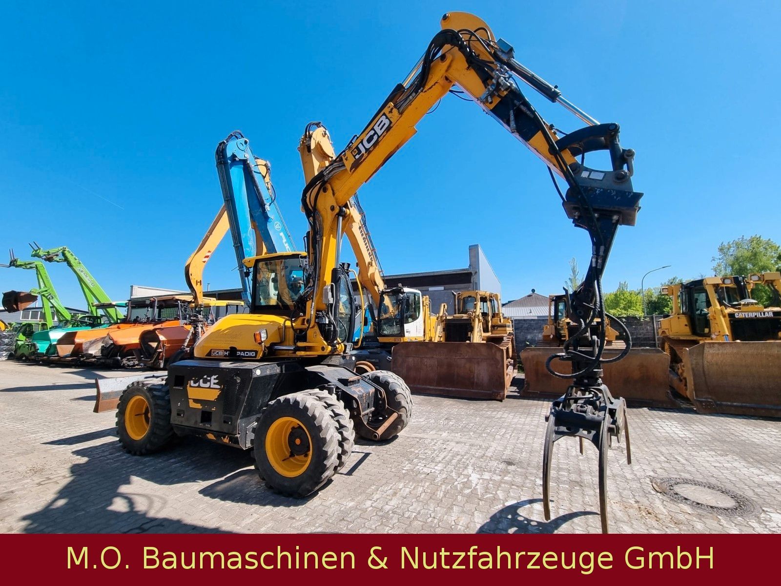 Fahrzeugabbildung JCB 110 W Hydradig / Holzgreifer / 2x Tieflöffel