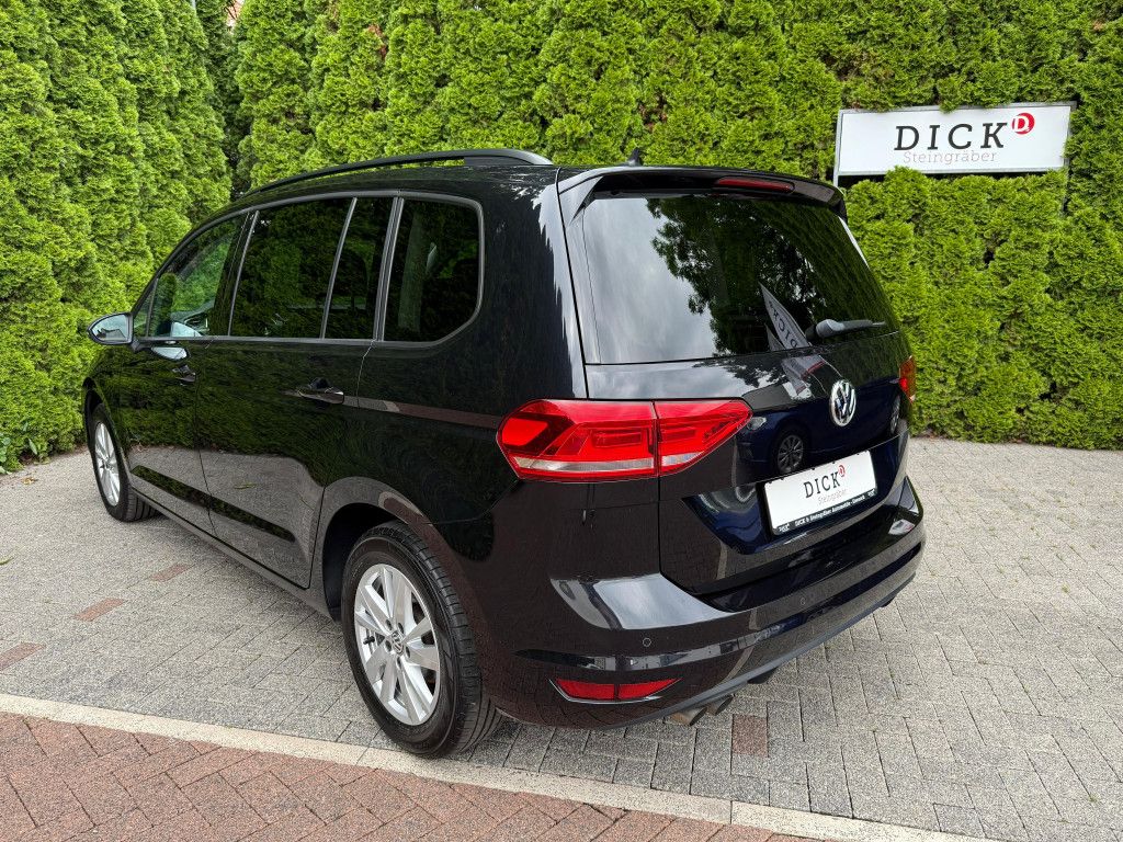 Fahrzeugabbildung Volkswagen Touran 2.0 TDI DSG Comfort LED+NAV+ACC+SHZ+CARPL