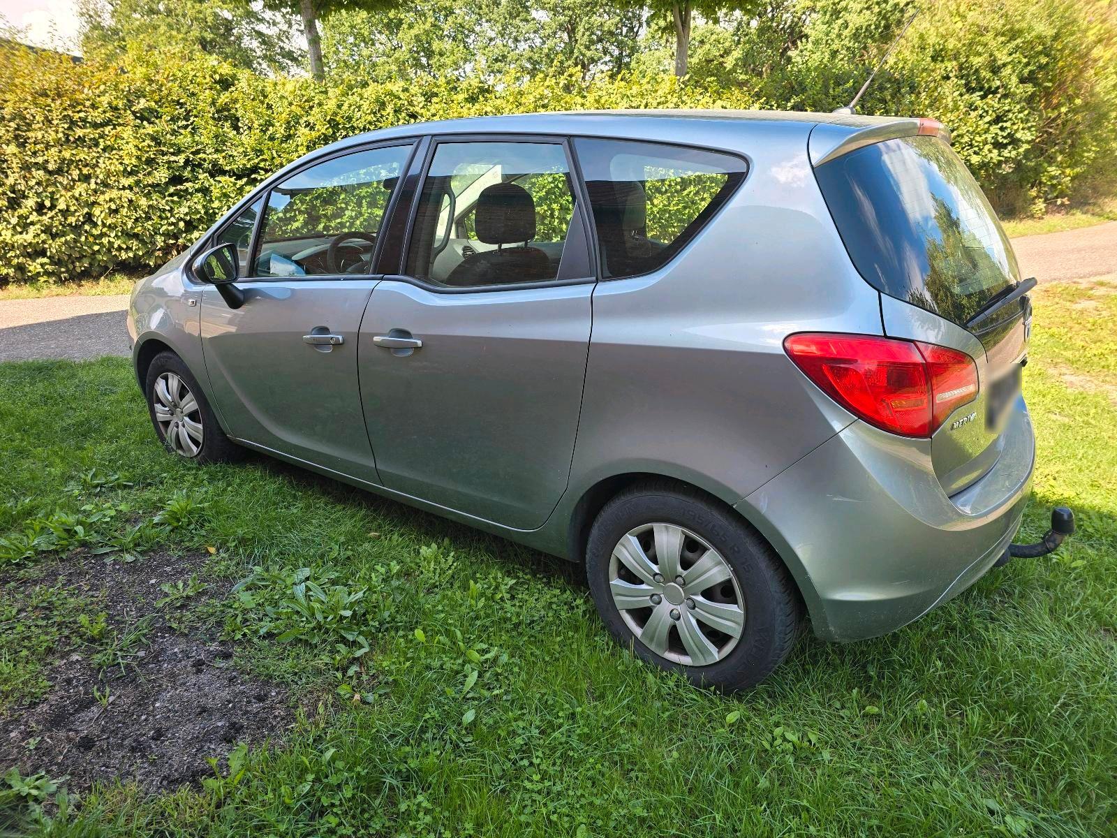 Opel Meriva 2012 — photo 7