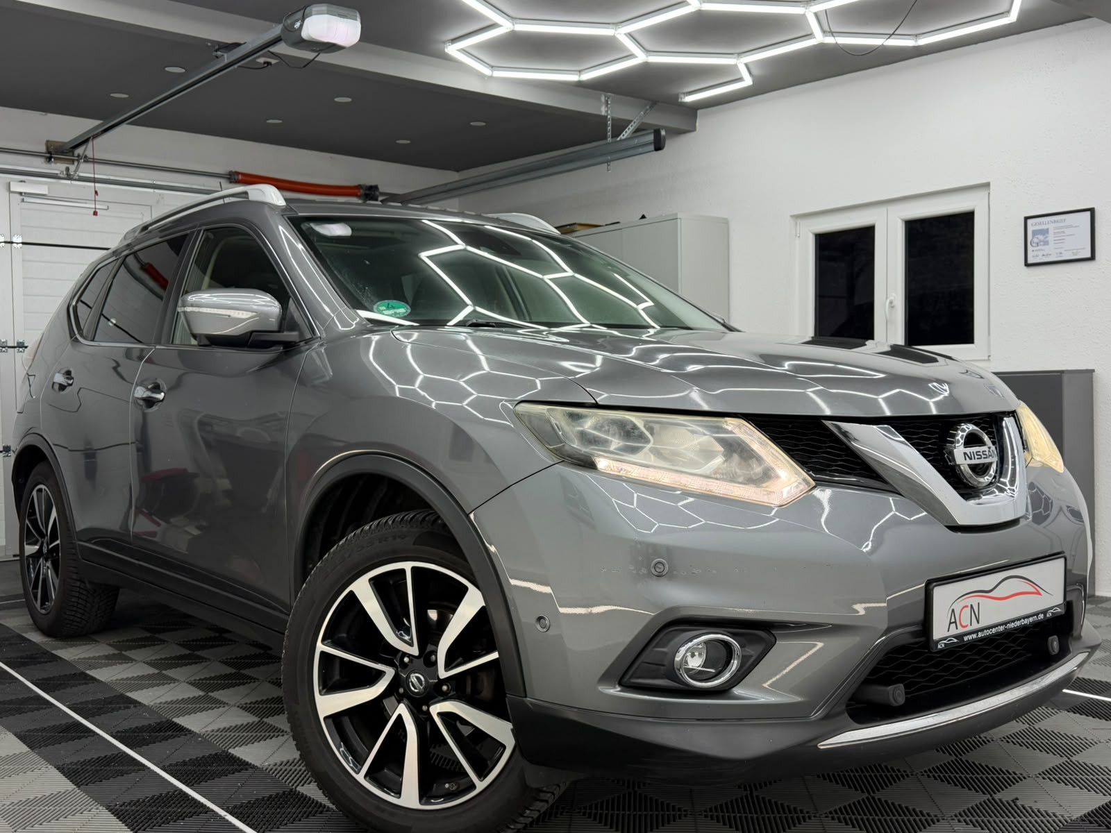 Fahrzeugabbildung Nissan X-Trail dCi Aut./AHK/PANO/LEDER/360*/SCHECKHEFT