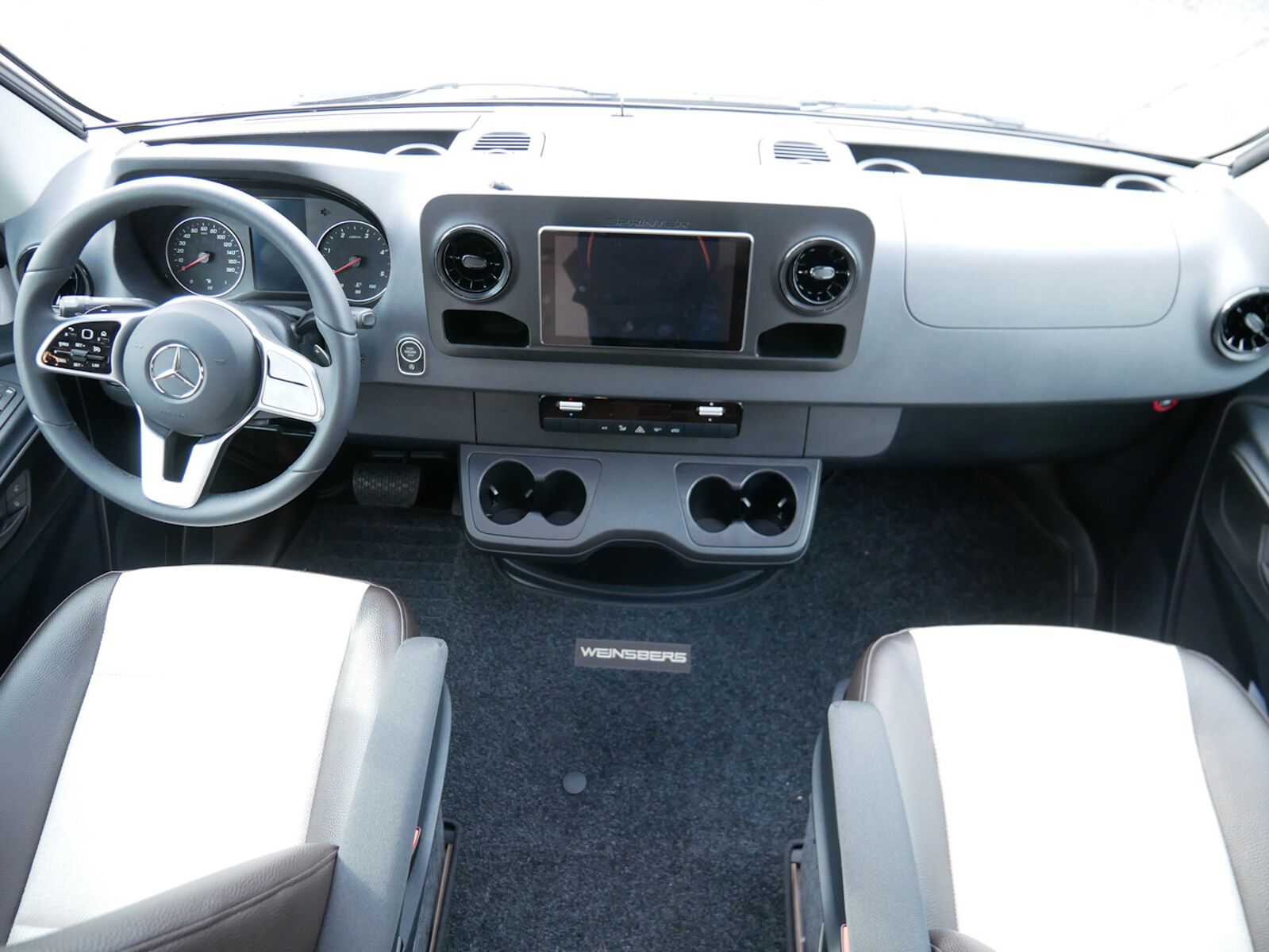 Fahrzeugabbildung Weinsberg CaraCompact Suite MB EDITION PEPPER 640 MEG AHK