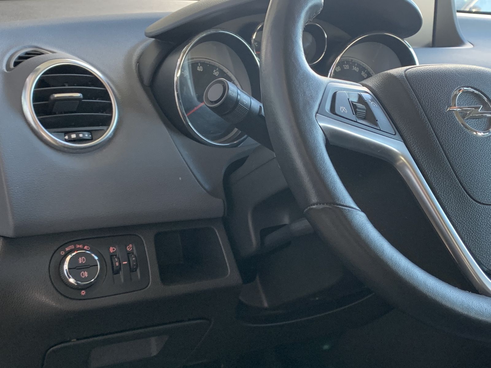 Fahrzeugabbildung Opel Meriva 1.4*Innovation*Pano*Temp*SHZ*LHZ*Navi*