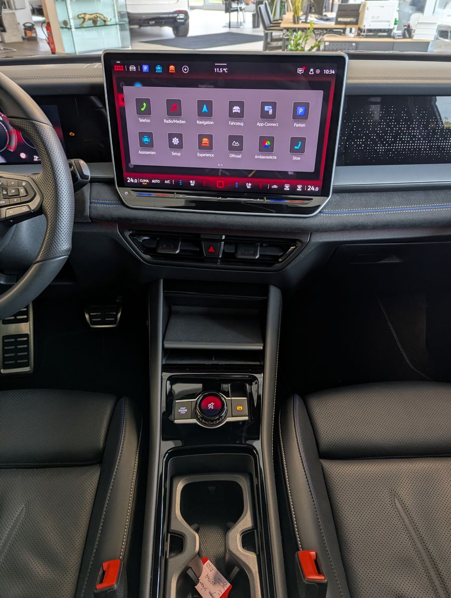 Fahrzeugabbildung Volkswagen Tayron 2.0 R-Line Leder Launch Pano Matrix AHK