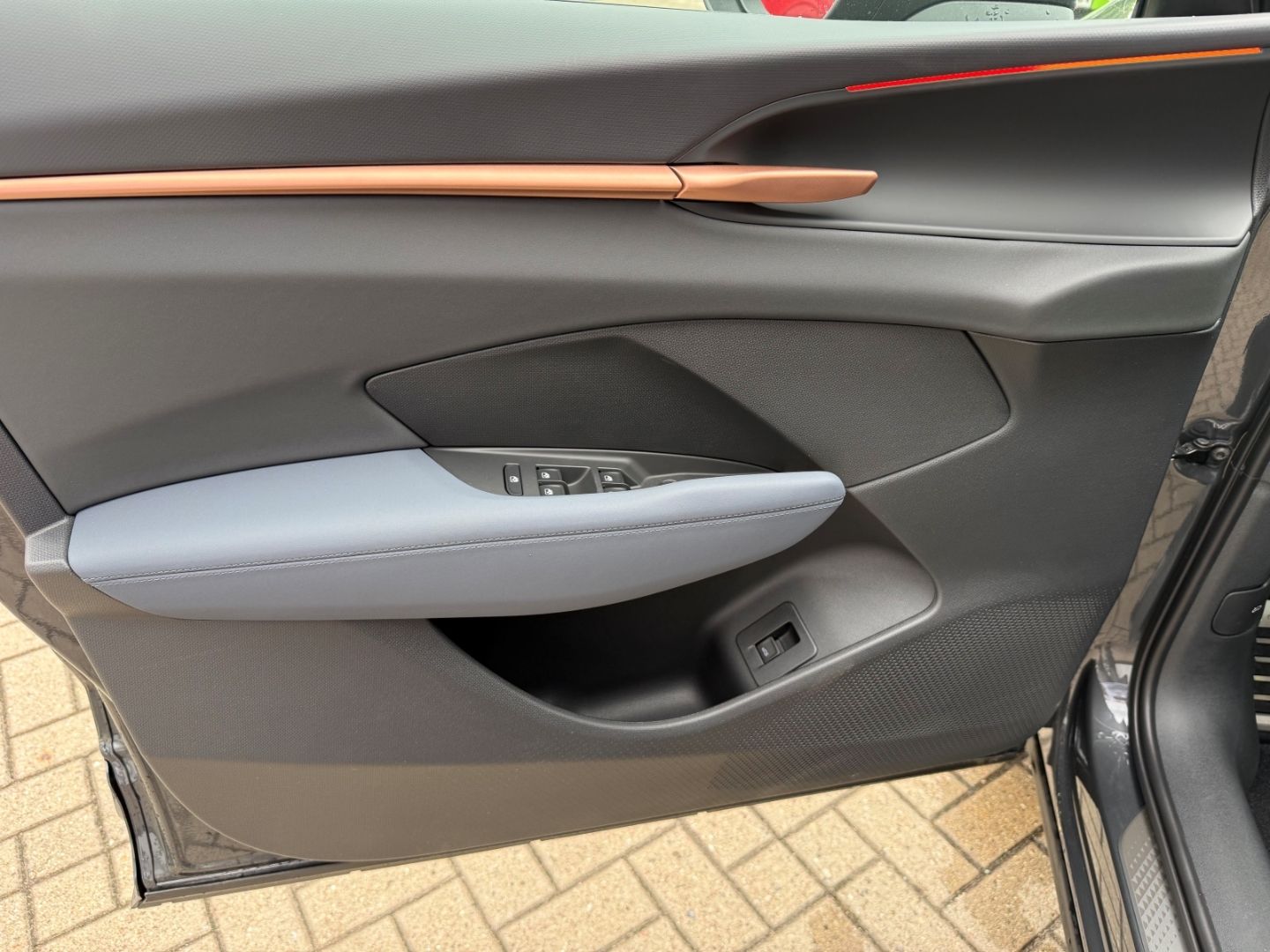 Fahrzeugabbildung CUPRA Terramar 2.0 TSI 4drive VZ HUD AD Pano Navi LED