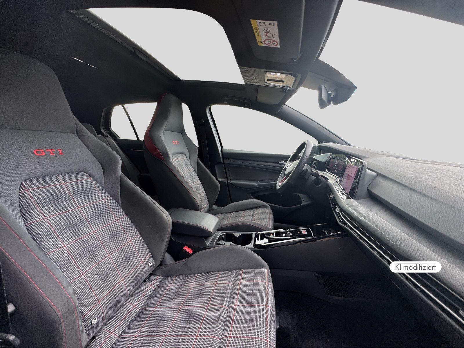 Volkswagen Golf VIII GTI 2.0 TSI DSG IQ.LIGHT NAVI PANO DCC, миниатюра 6