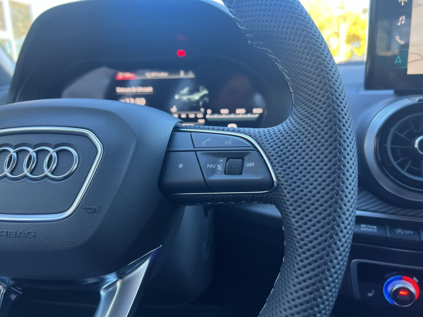 Audi SQ2 - Bild 17