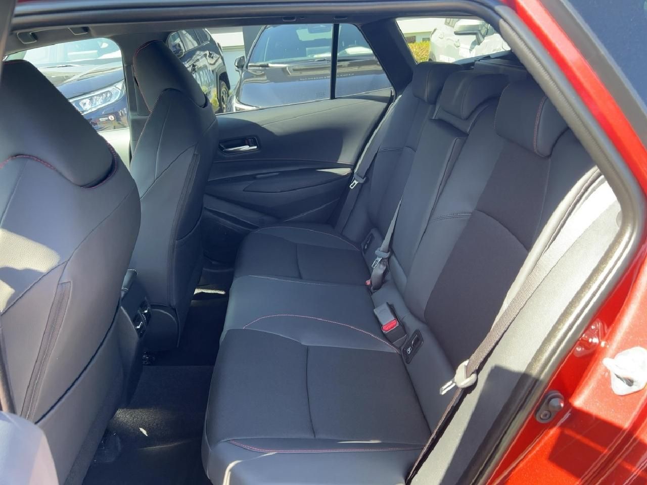 Fahrzeugabbildung Toyota Corolla TS 2.0 l  Hybrid GR Sport