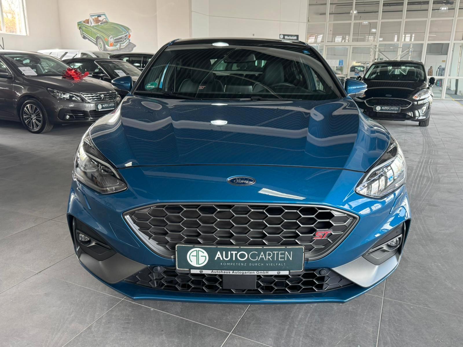 Ford Focus Lim. ST*Navi&Kam*PDC*Shz*Head-up*Panoram.