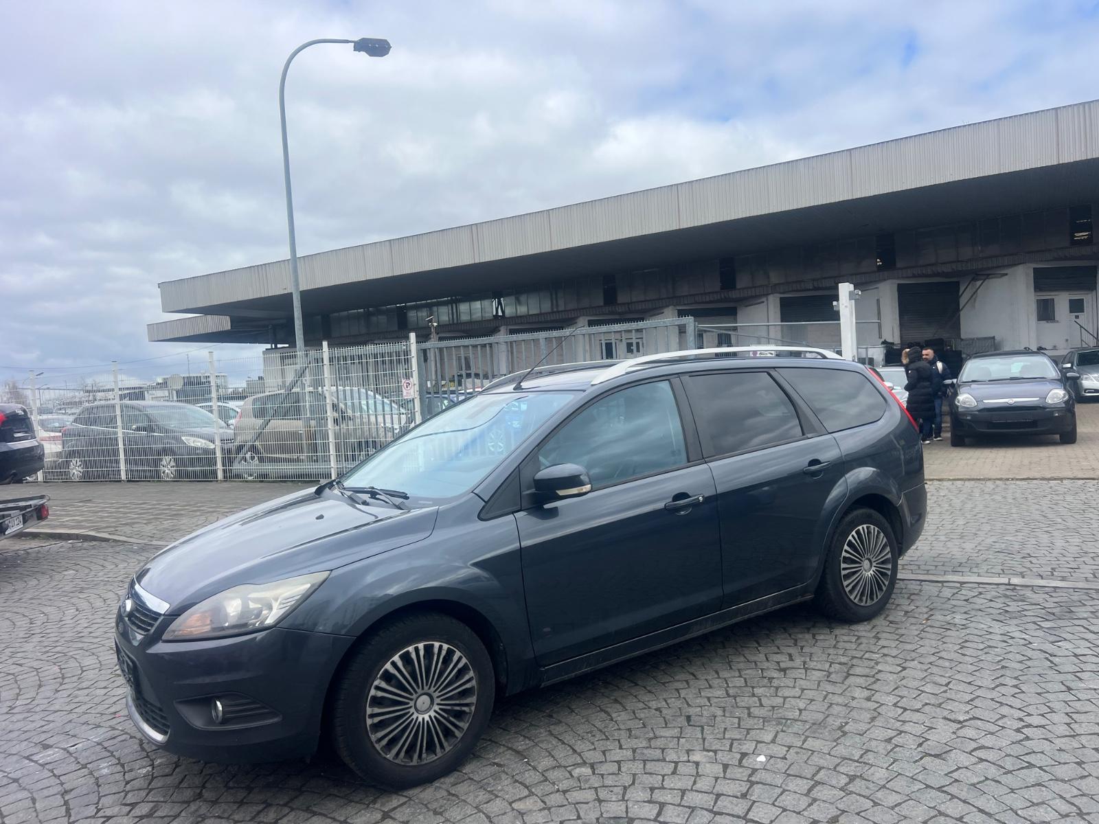 Ford Focus 2008 — photo 18