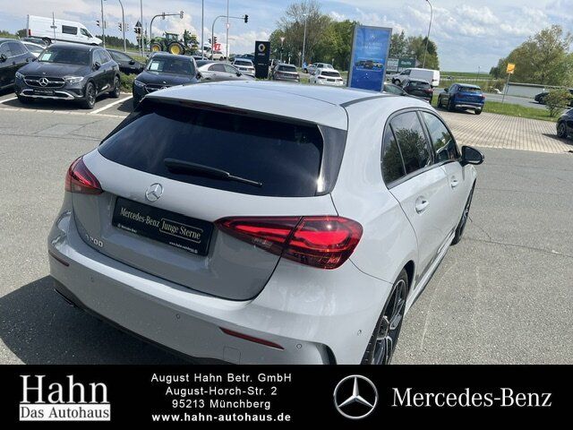 Fahrzeugabbildung Mercedes-Benz A 200 AMG/NIGHT/LED/KAM./DISTRO./AMBI/19ZOLL