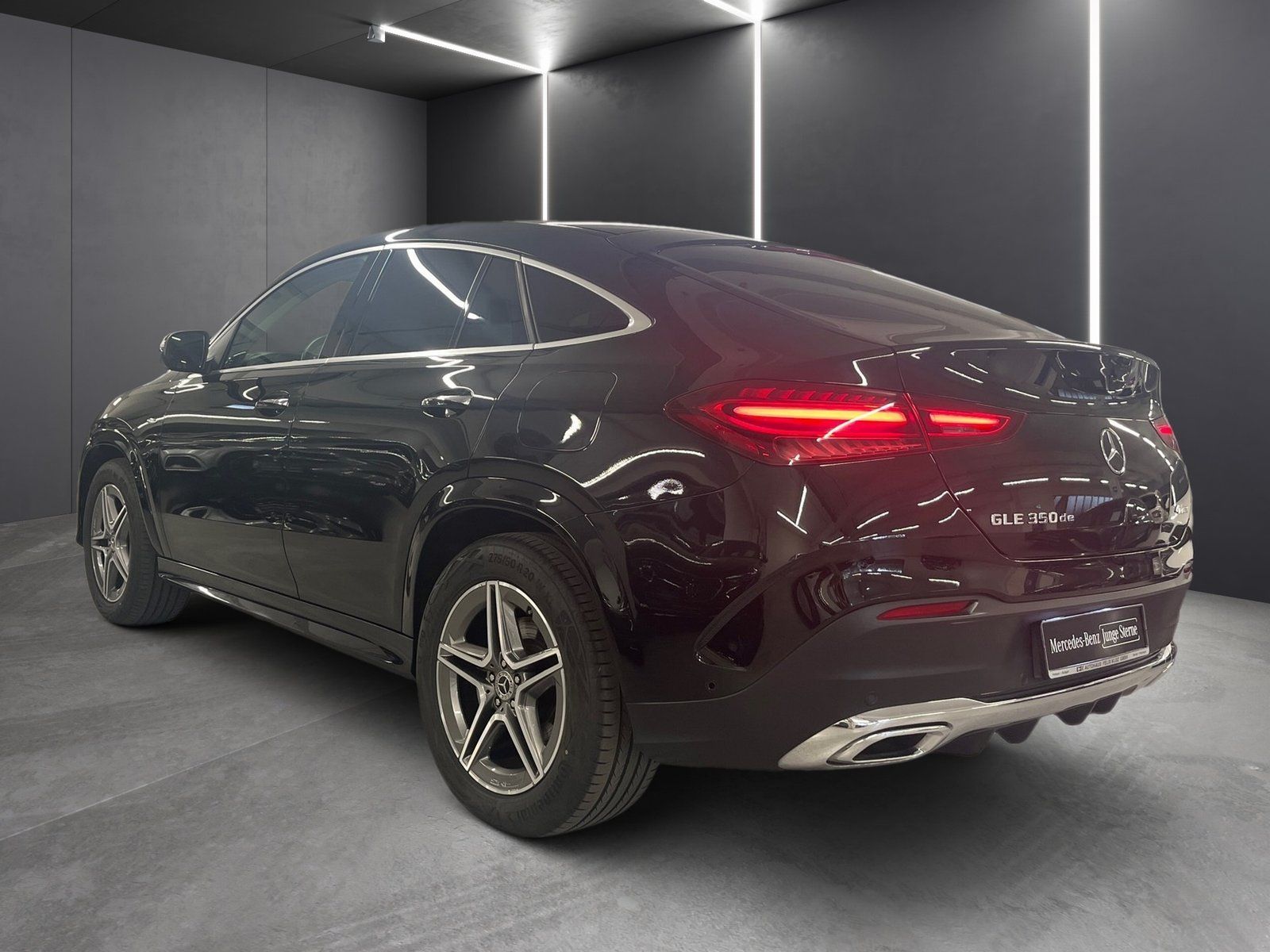 Fahrzeugabbildung Mercedes-Benz GLE 350 de 4M AMG Coupé*Pano*Totwin*AIRMATIC*360