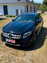 Mercedes-Benz GLA 200 PEAK Edition Garantie AHK