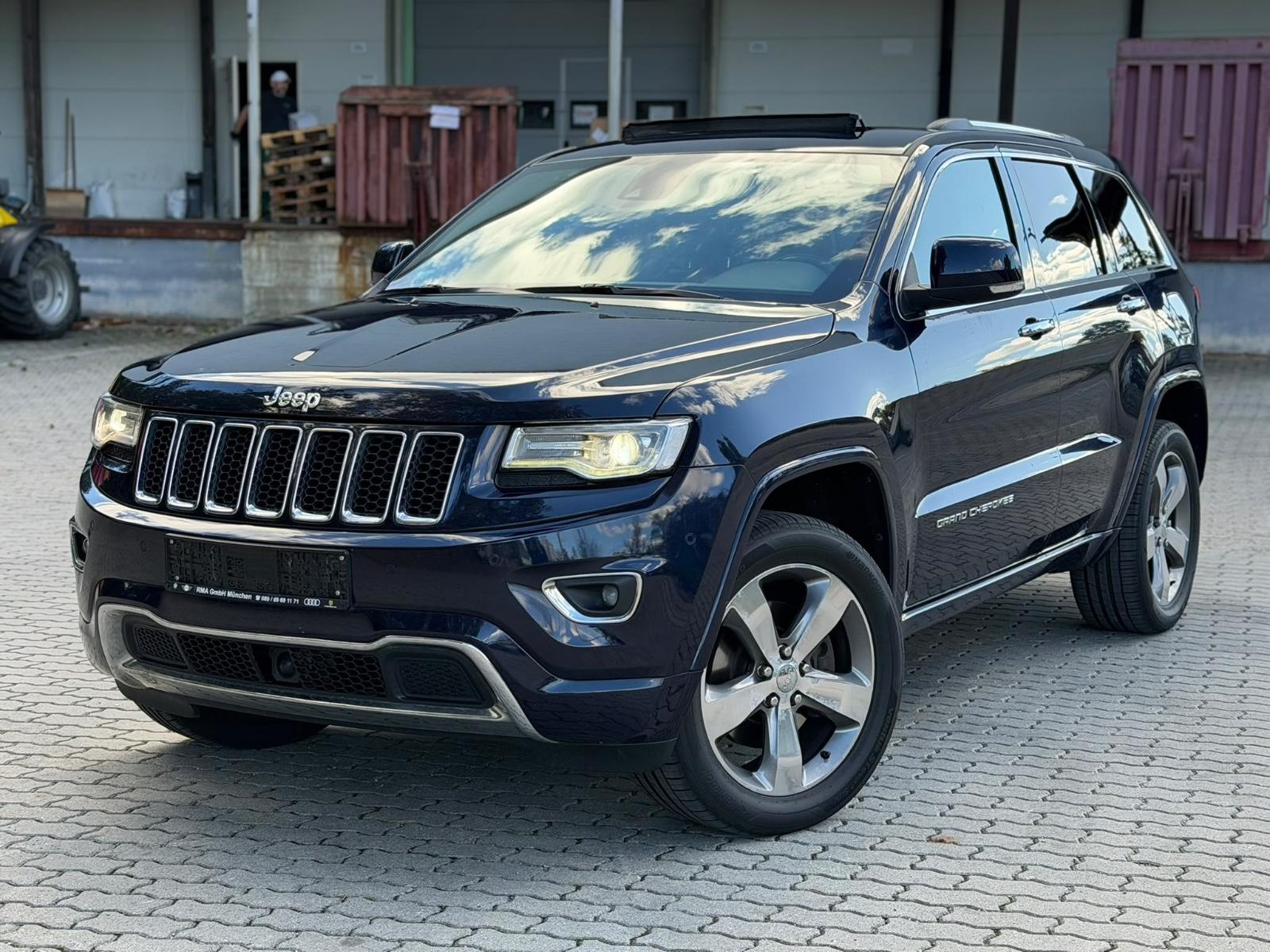 Jeep Grand Cherokee Overland 3.0 V6 CRD 250 ch BVA 4x4 / 162 000 km / Toit panoramique / Cuir Nappa / Caméra / Attelage