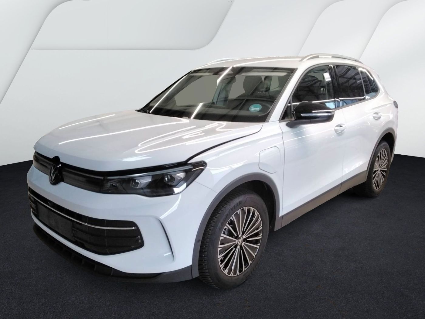 Volkswagen Tiguan 1.5 TSI DSG eHybrid Energy NAVI AHK foto 2