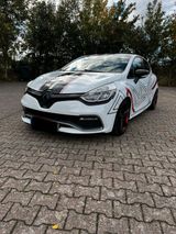 Renault clio 4 RS Trophy - Renault Clio: RS Trophy