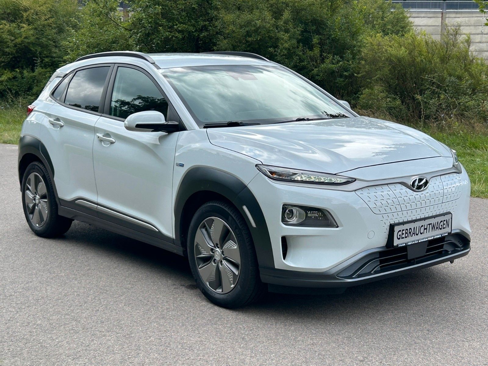 Fahrzeugabbildung Hyundai KONA EV Style 150 kW *RW449KM*SHZ*LED*RFKamera*