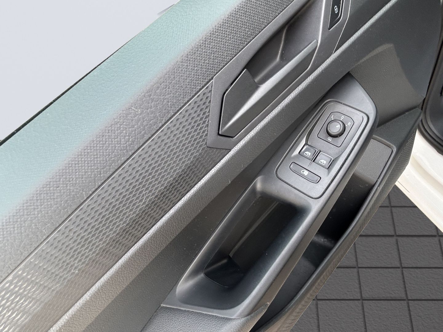 Caddy Basis Cargo 2.0TDI AHZV GJR Klima Sitzheiz