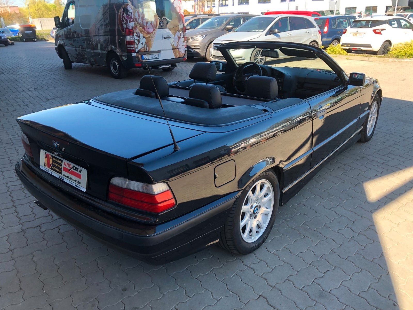Fahrzeugabbildung BMW 328i Cabrio Automatik Leder Tüv 3/28