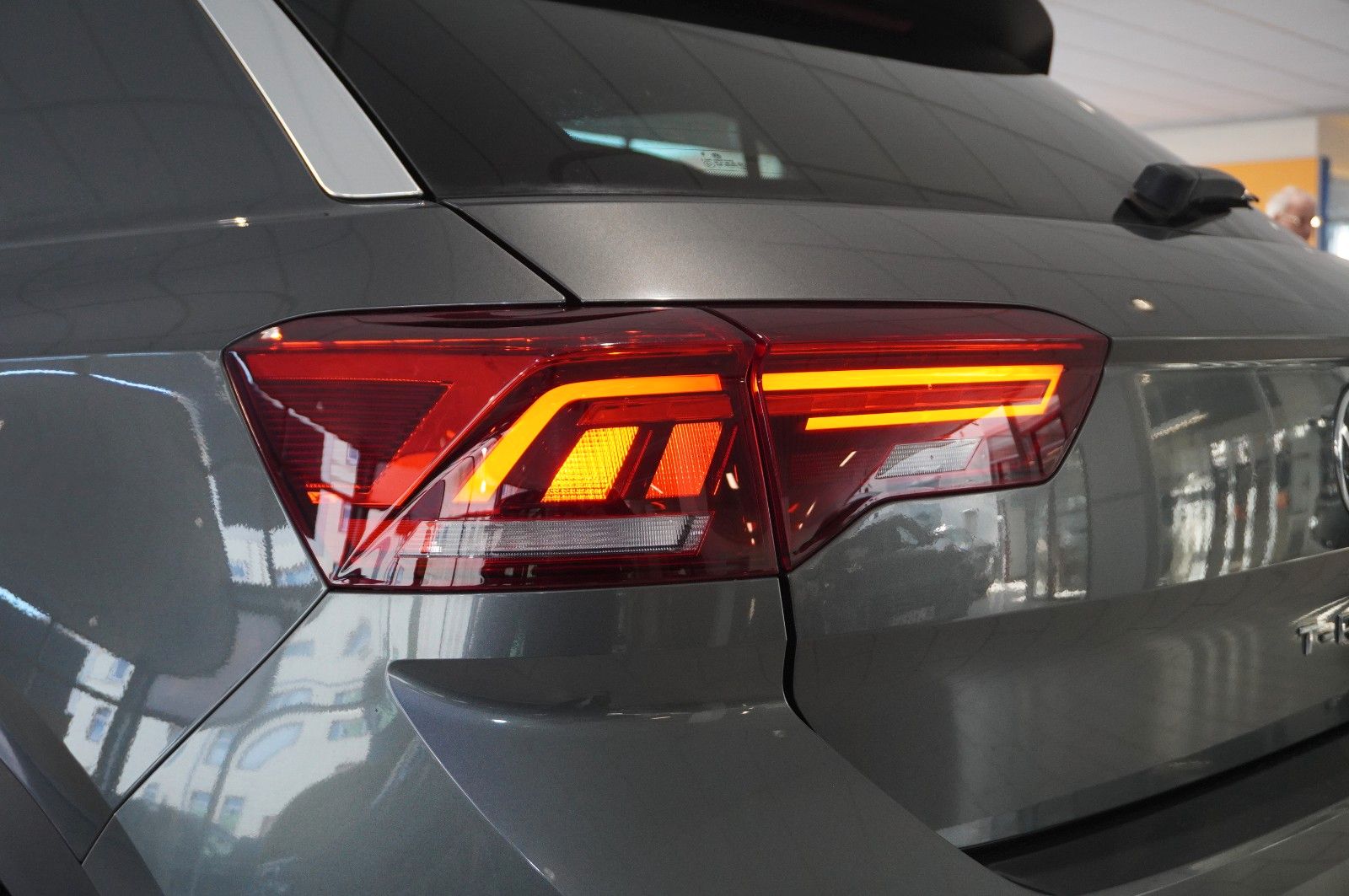 Fahrzeugabbildung Volkswagen T-Roc 1.5 TSI R-LINE SPORT NAVI/LED/KAMERA/VIRT.