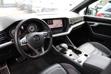 Volkswagen Touareg - 8