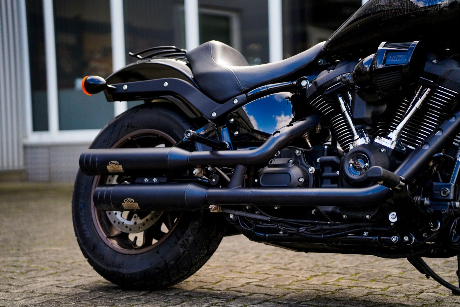 Fahrzeugabbildung Harley-Davidson FXLRS LOW RIDER S 117 CUI - JEKILL&HYDE -