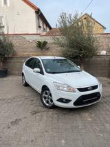 Ford Focus 1.6 Benzin | 96.000 km | Schalt... - Ford Focus aus 2008: 1.6