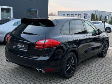 Porsche Cayenne - 4