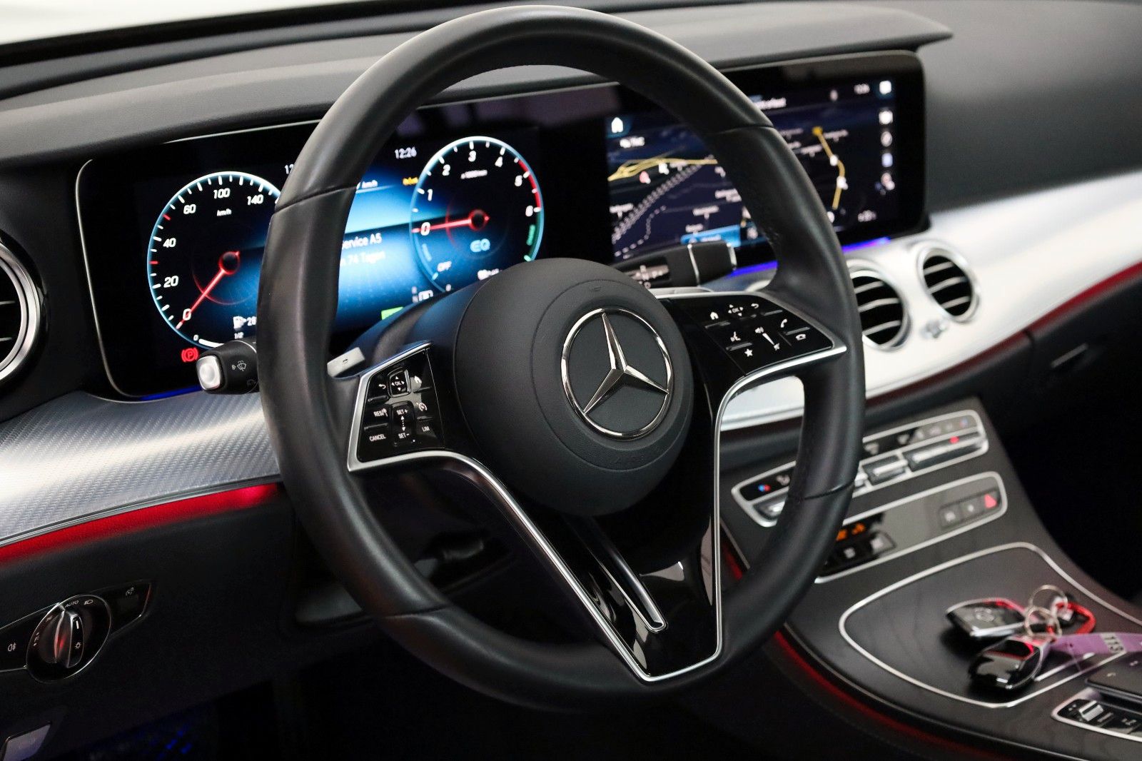 Fahrzeugabbildung Mercedes-Benz E 300de Lim. Avantgarde Leder,Navi,LED,SH,Kamera