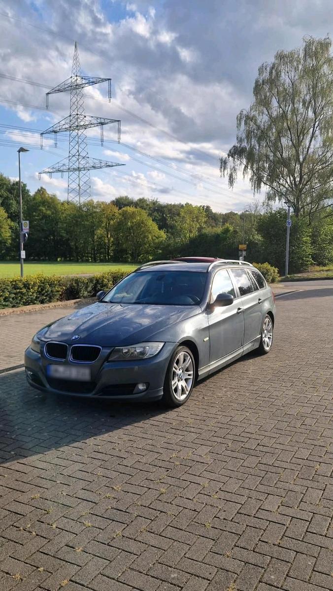 BMW 318 2009 — photo 15