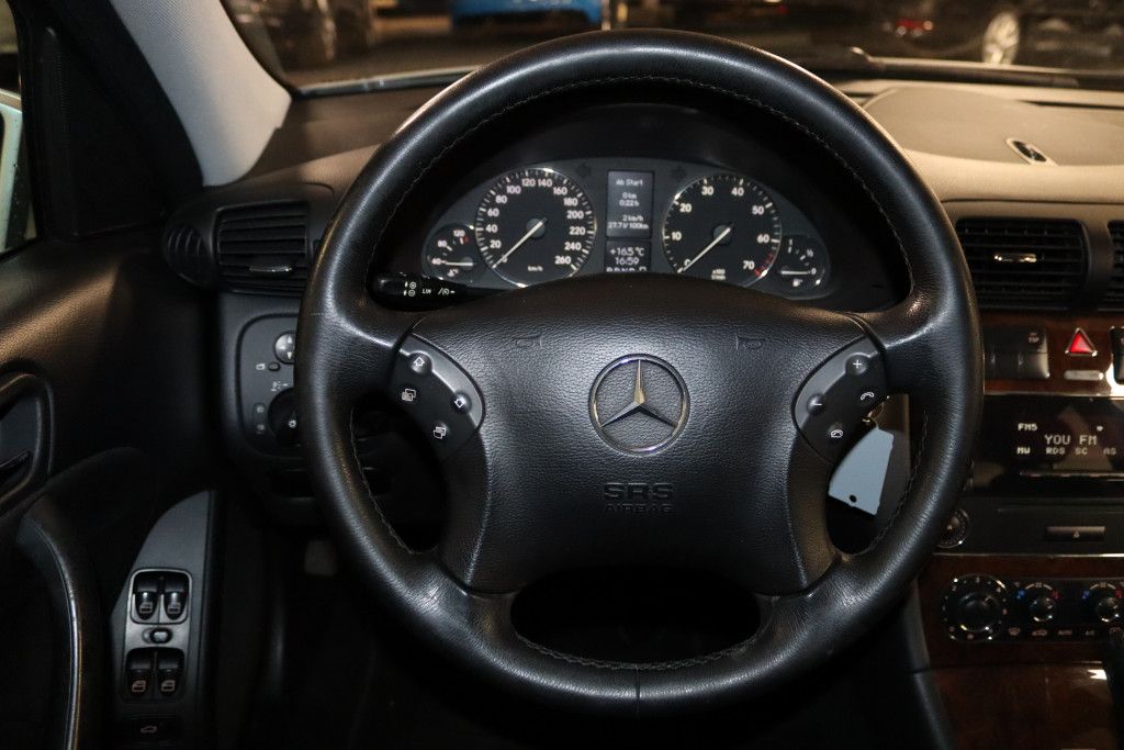 Fahrzeugabbildung Mercedes-Benz C 280 4MATIC-Temp-