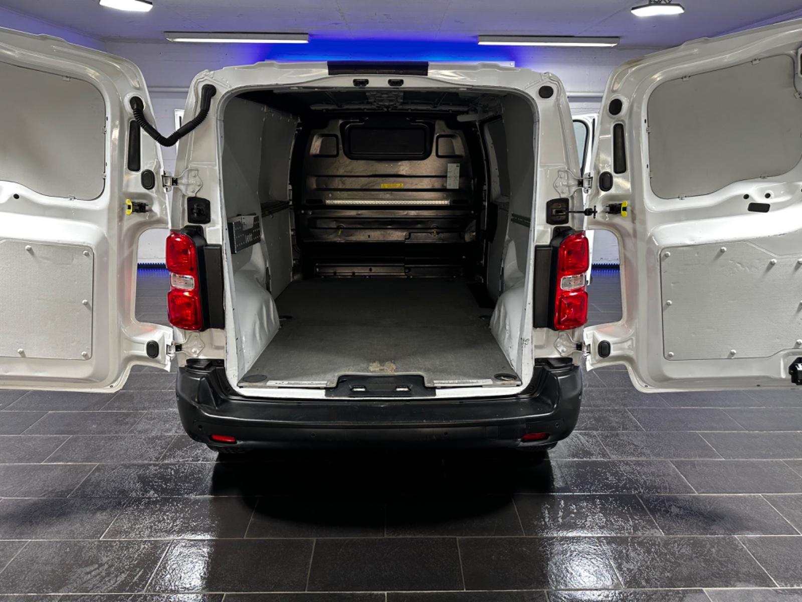 Peugeot Expert Kasten Premium L2 CAM 2xPDC SPUR APPLECAR