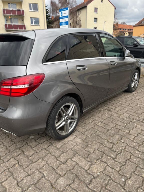 Image of Mercedes-Benz B 200