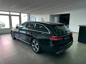 Mercedes E 220 - 4