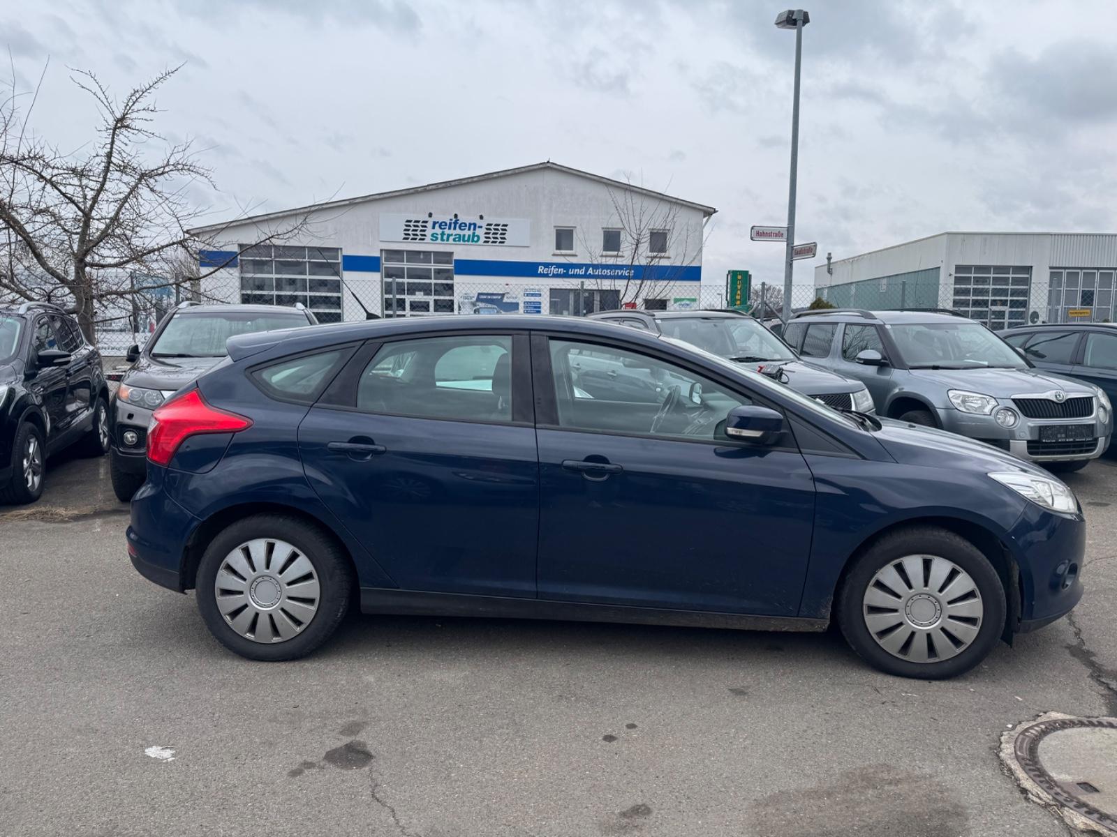 Ford Focus 2014 — photo 8