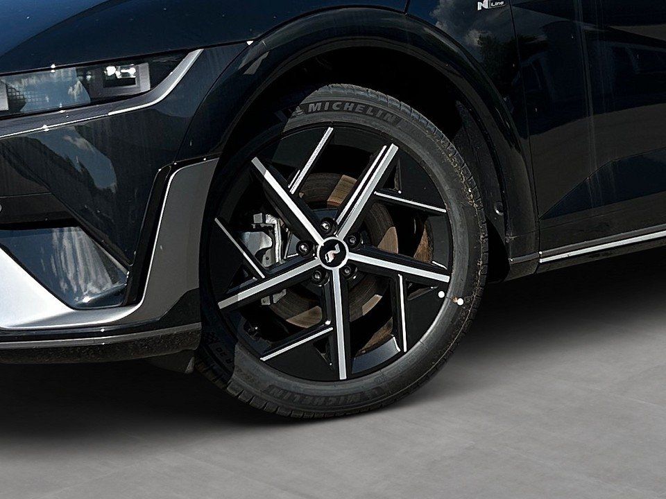 Fahrzeugabbildung Hyundai IONIQ 5 (MY25) 4WD N-LINE NAV+CARPLAY+SHZ+MATRIX