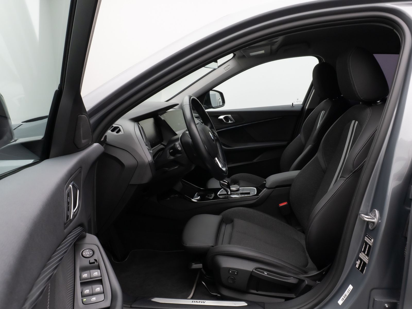 Fahrzeugabbildung BMW 118i Sport Line DAB HiFi Lenkrhz Fernlichtassist