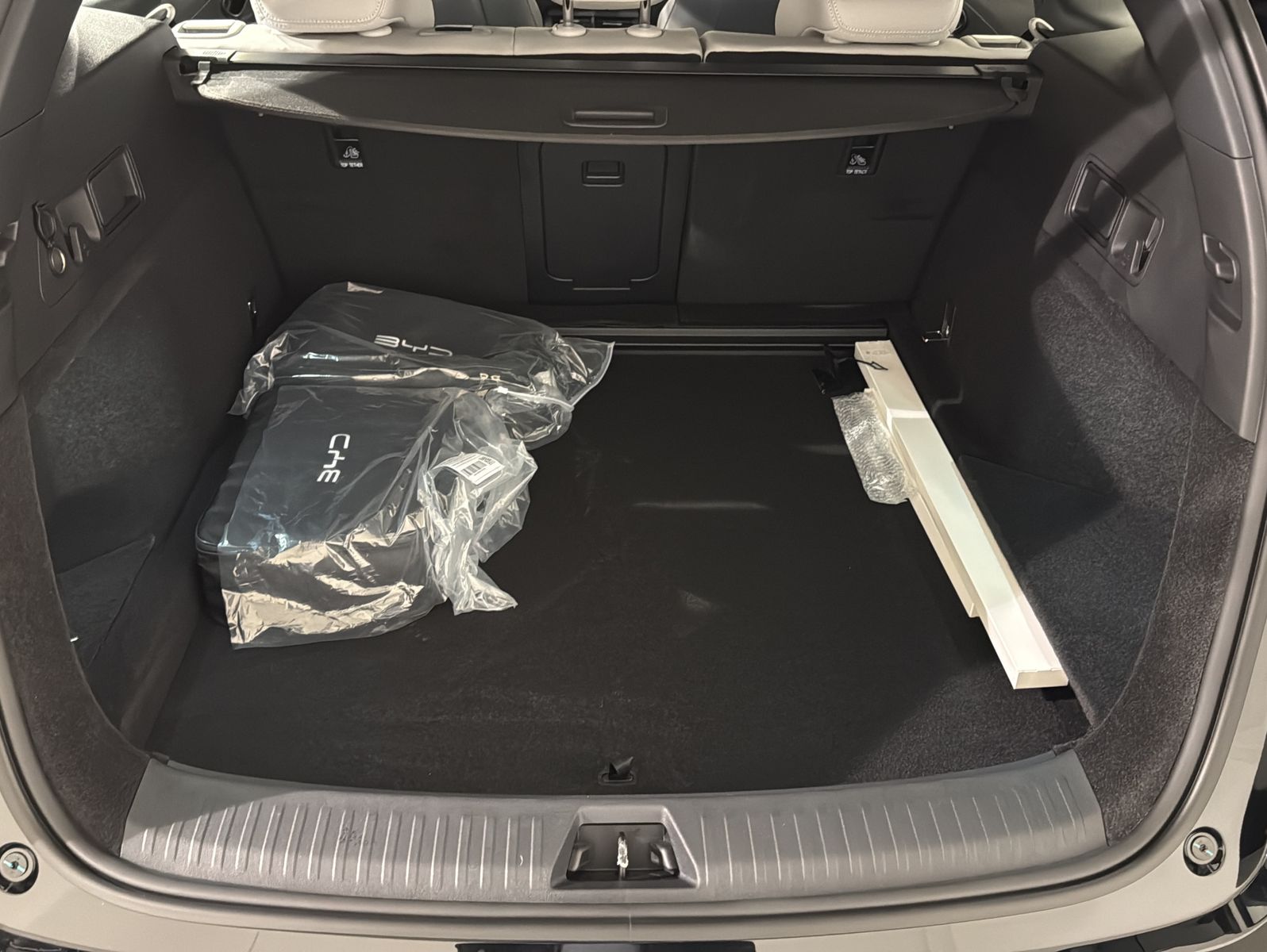 BYD SEAL 6