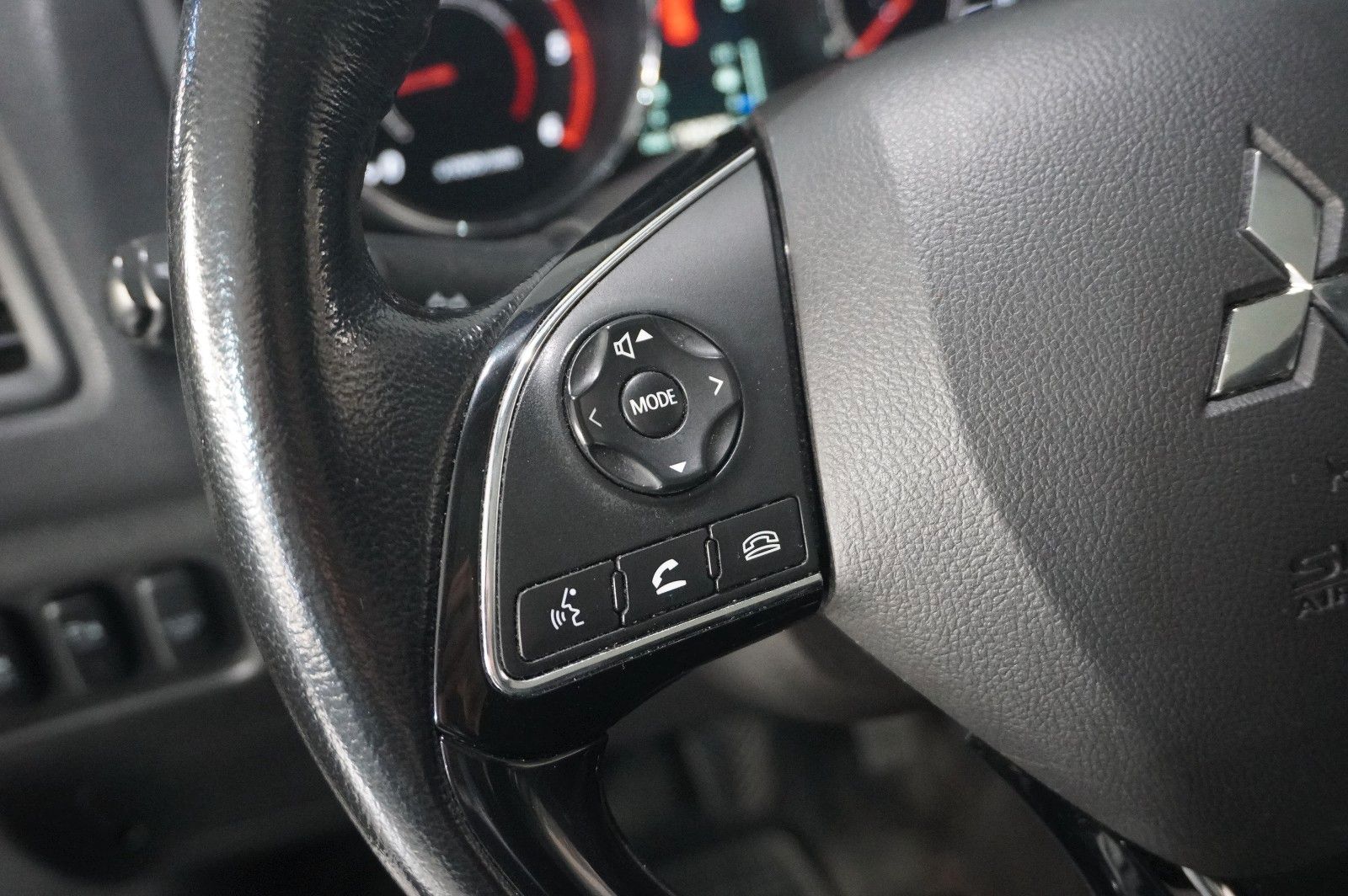 Fahrzeugabbildung Mitsubishi ASX 1.6D TOP 2WD NAVI/LED/KAMERA/PANO./SHZ/AHK