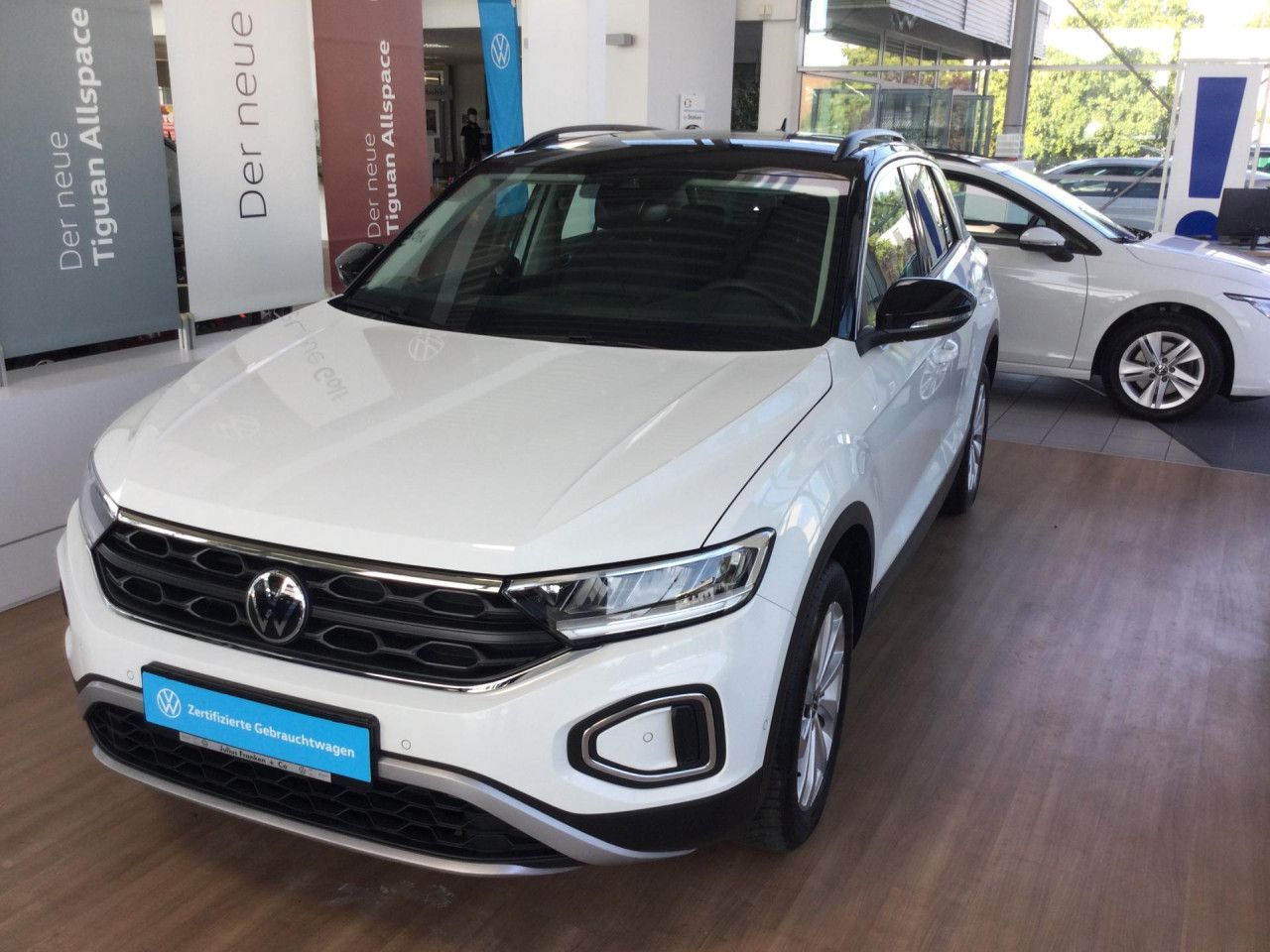 Volkswagen T-Roc Life NAVI CLIMATR ACC SITZH LM DIGI APP foto 4