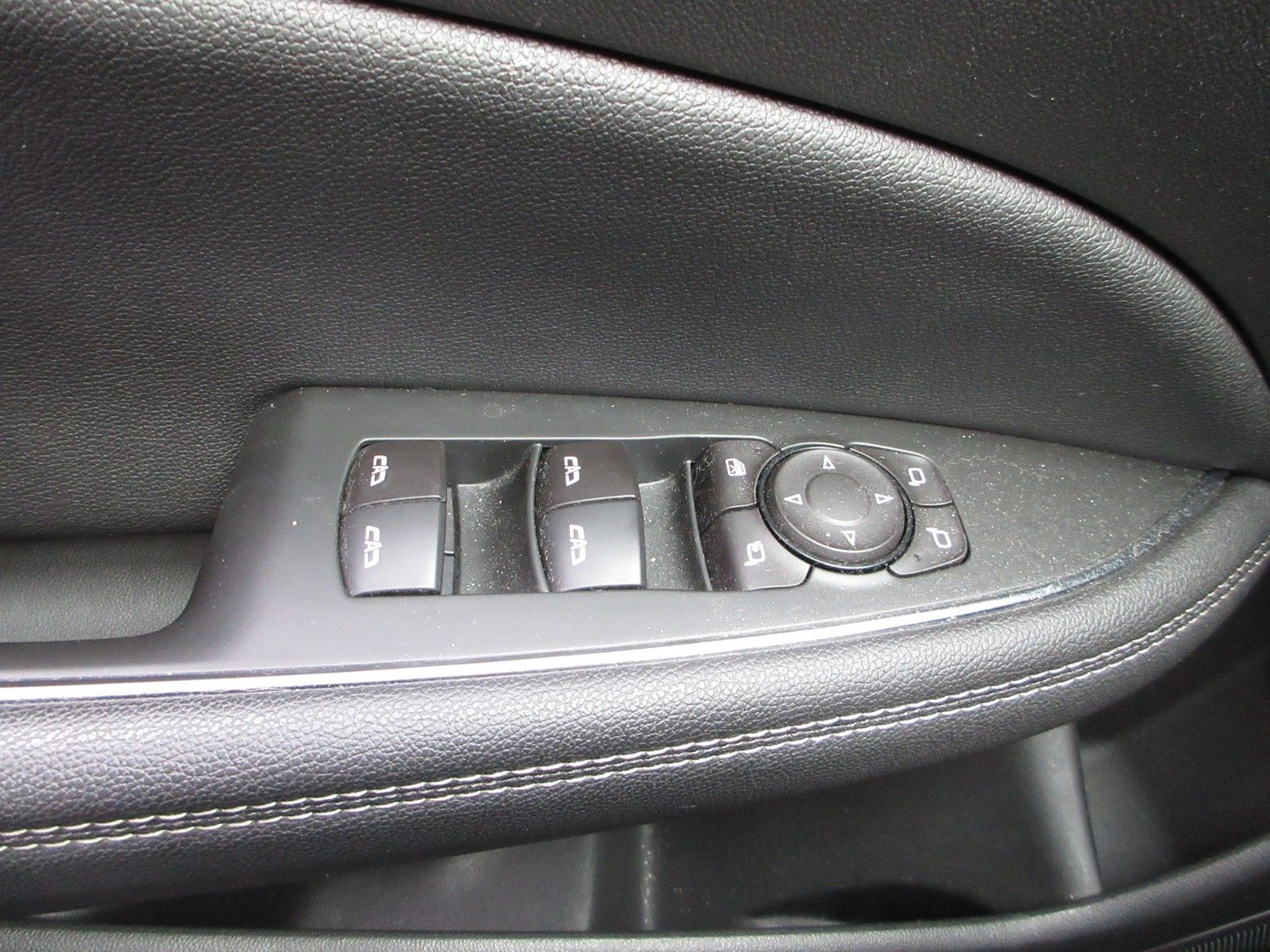 Fahrzeugabbildung Opel Insignia B ST 2.0D LED/NAVI/SHZ/LHZ/HUD