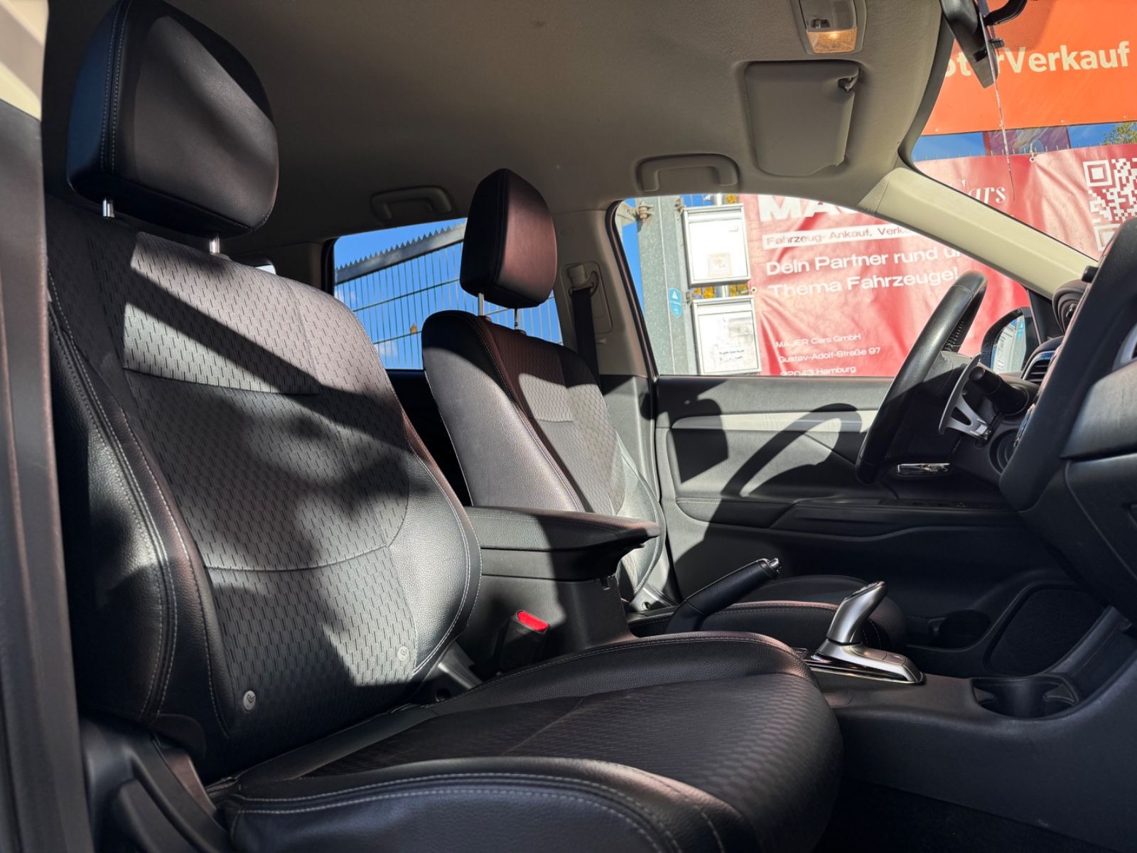 Fahrzeugabbildung Mitsubishi Outlander PHEV Intense 4WD*KEYLESS*KAMERA