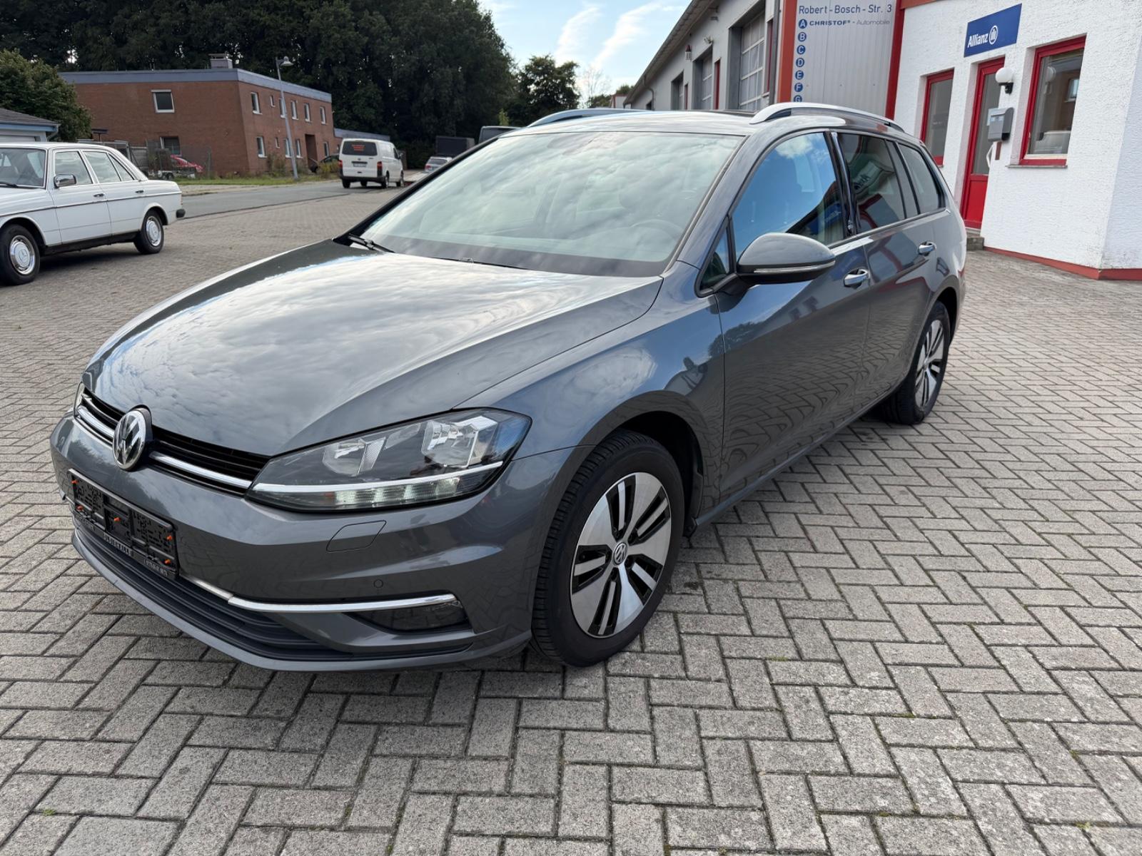 Volkswagen Golf VII Variant 1,6 TDI Sound Navi Sitzheizung